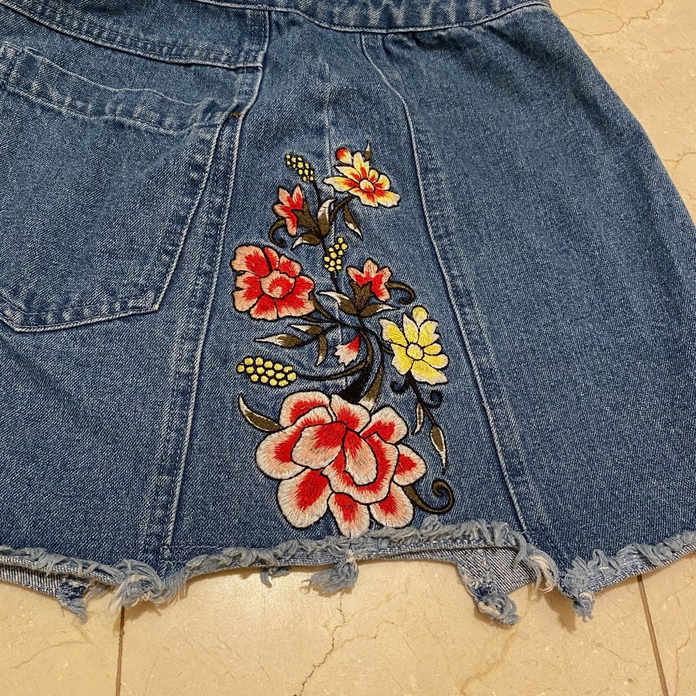 Skirt - Picture 3 of 4